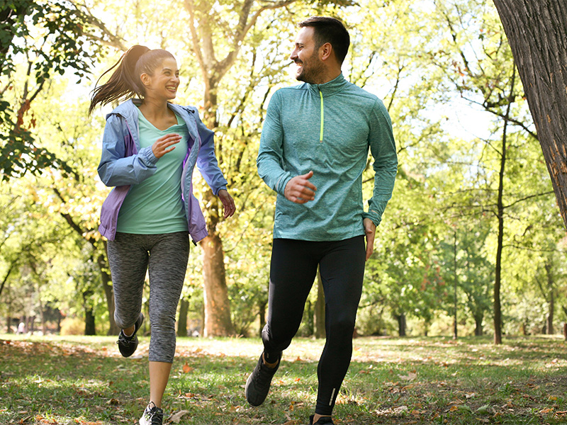 Joggen & Walken: So easy geht draußen Sport machen: Schuhe an und los geht’s!