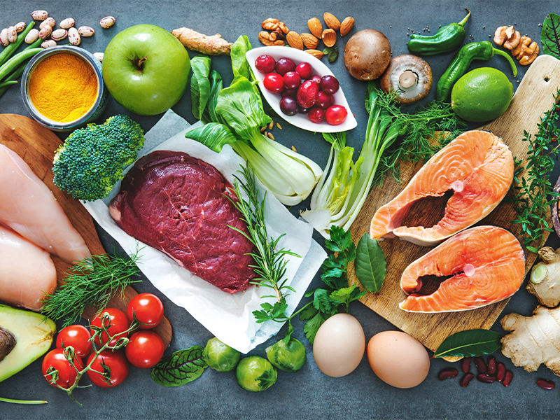 Passive Muskelregeneration gelingt dir unter anderem mit einer ausgewogenen Ernährung.