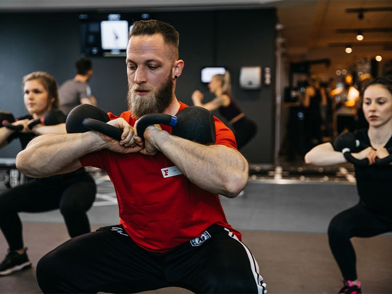 BFR-Trainingsplan für Unterkörper: Kniebeugen