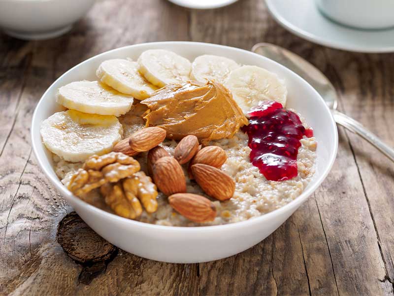 Frühstück-Booster: Integriere Mandeln in dein Müsli oder Porridge!