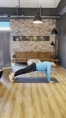 Push ups sind eine der bekanntesten und effektivsten Übungen, wenn es darum geht, deinen kompletten Oberkörper zu trainieren.