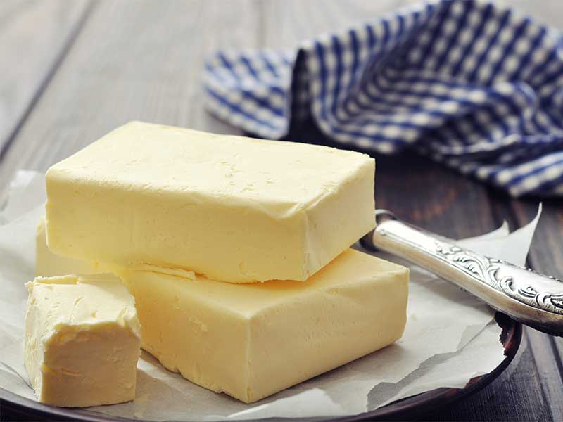Omega-3 steckt in teilweise in tierischen Produkten, wie Butter, Käse etc.