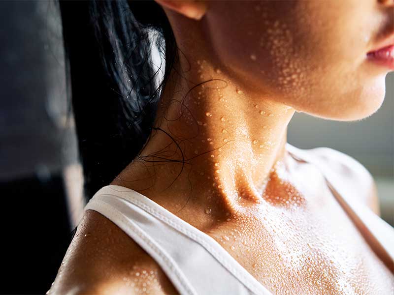Tipps für Sport bei Hitze, Risiken, coole Workouts im Sommer, FAQ.