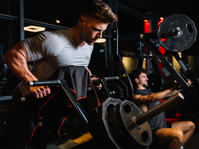 Schweres Krafttraining bekommt ein Upgrade – mit Plate Loaded Maschinen! 