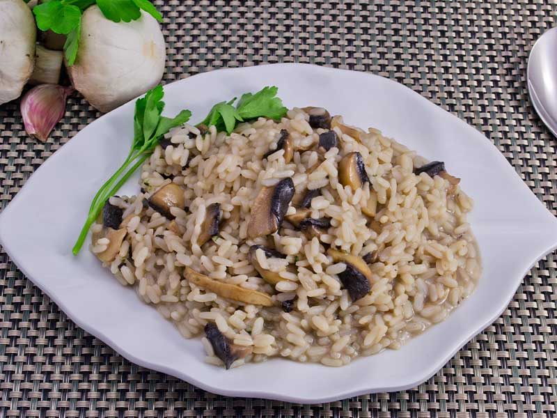 Dieses leckere Maronen-Risotto ist easy zubereitet, schmeckt mild-nussig und passt perfekt für gemütliche Tage!