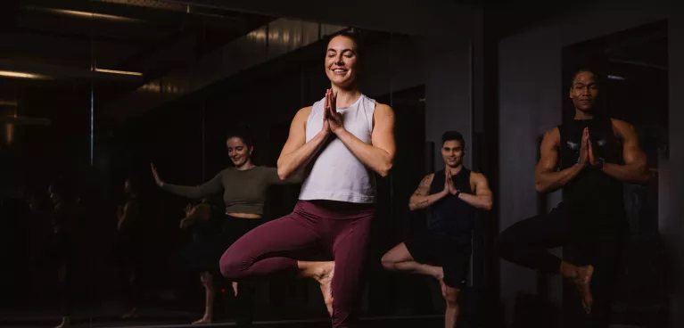 YogiLates Kurs bei Fitness First