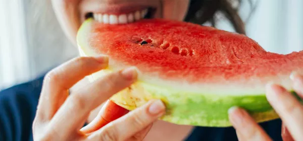Wassermelone zum Abnehmen? Nährstoffe & Rezepte