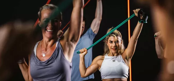 Theraband-Übungen für Muskelaufbau & Mobility