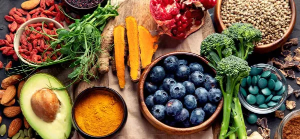 Antientzündliche Ernährung: Welche Lebensmittel wirklich entzündungshemmend sind!