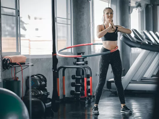 Technik, Workout, Reifen + Anfänger-Tipps fürs Hula Hoop Training